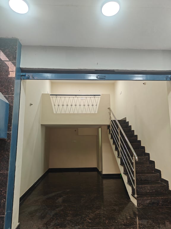 For Rent 450sqft ,Commercial shop opp to BBMP Yelahanka Newtown Banglore thumbnail 3