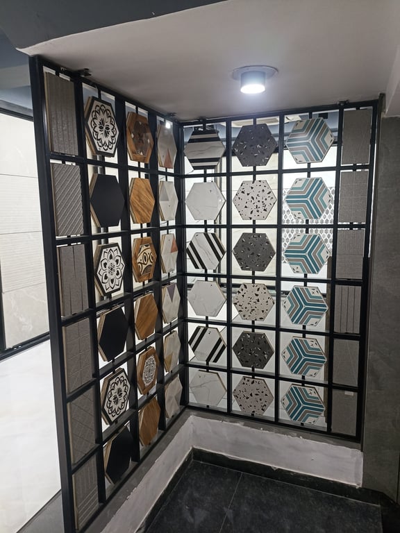 It's 3 BHK apartment flat in prime location in pitam pura near by all amenities like metro station thumbnail 5