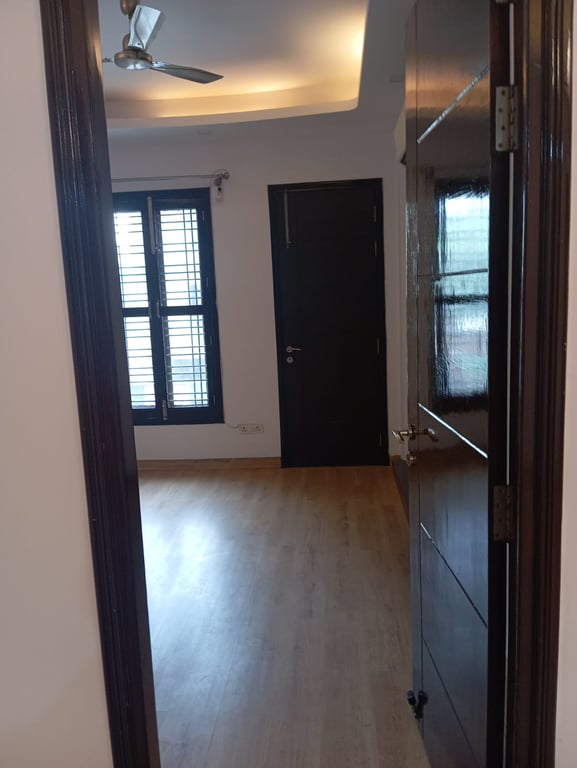 Luxurious 3BHK Builder Floor thumbnail 8