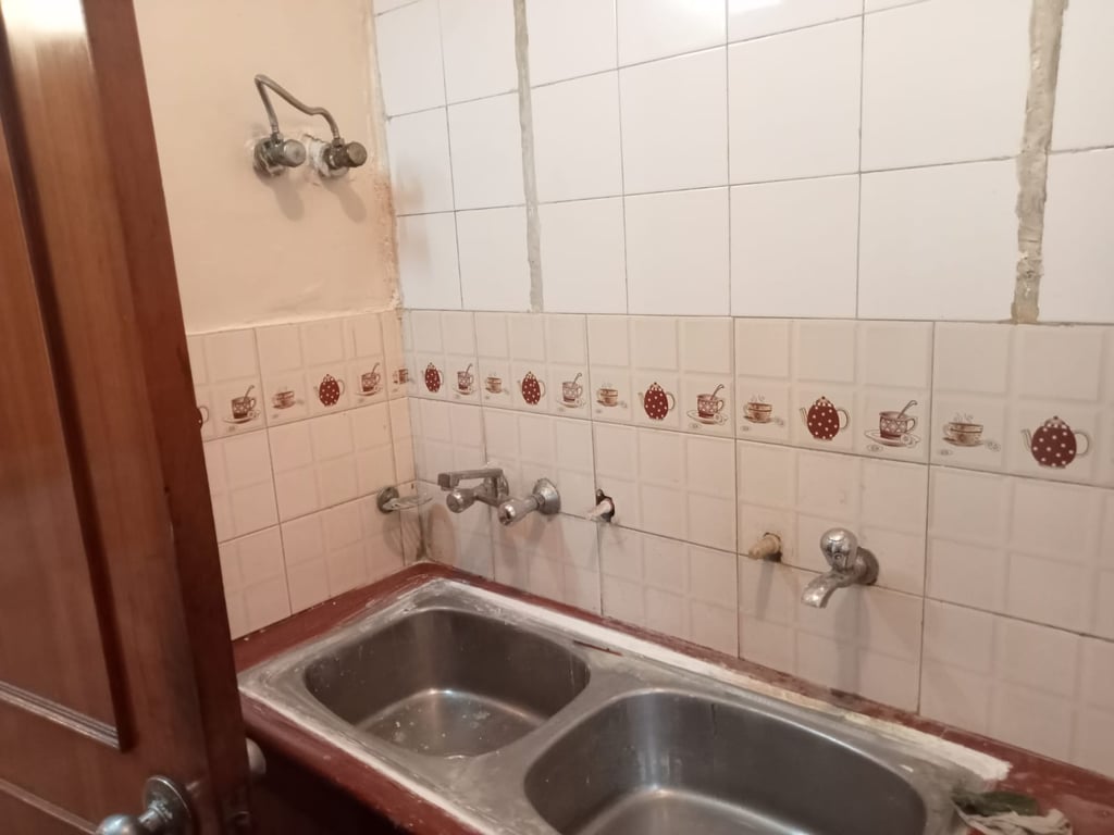 Spacious 1BHK near market thumbnail 4