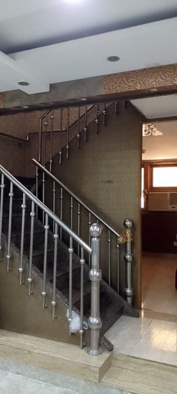 300sq metre in East Delhi thumbnail 7