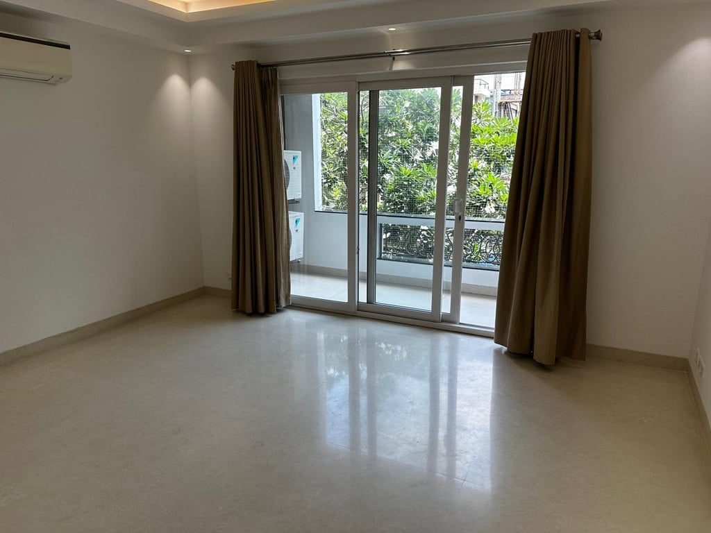 Defence colony 4 bhk thumbnail 8