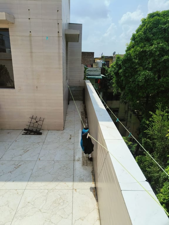 3rd and 4th floor for sale in Shalimar Bagh thumbnail 11