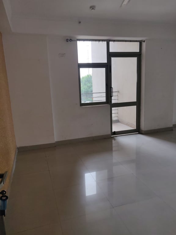 3 bhk 2 washroom thumbnail 3