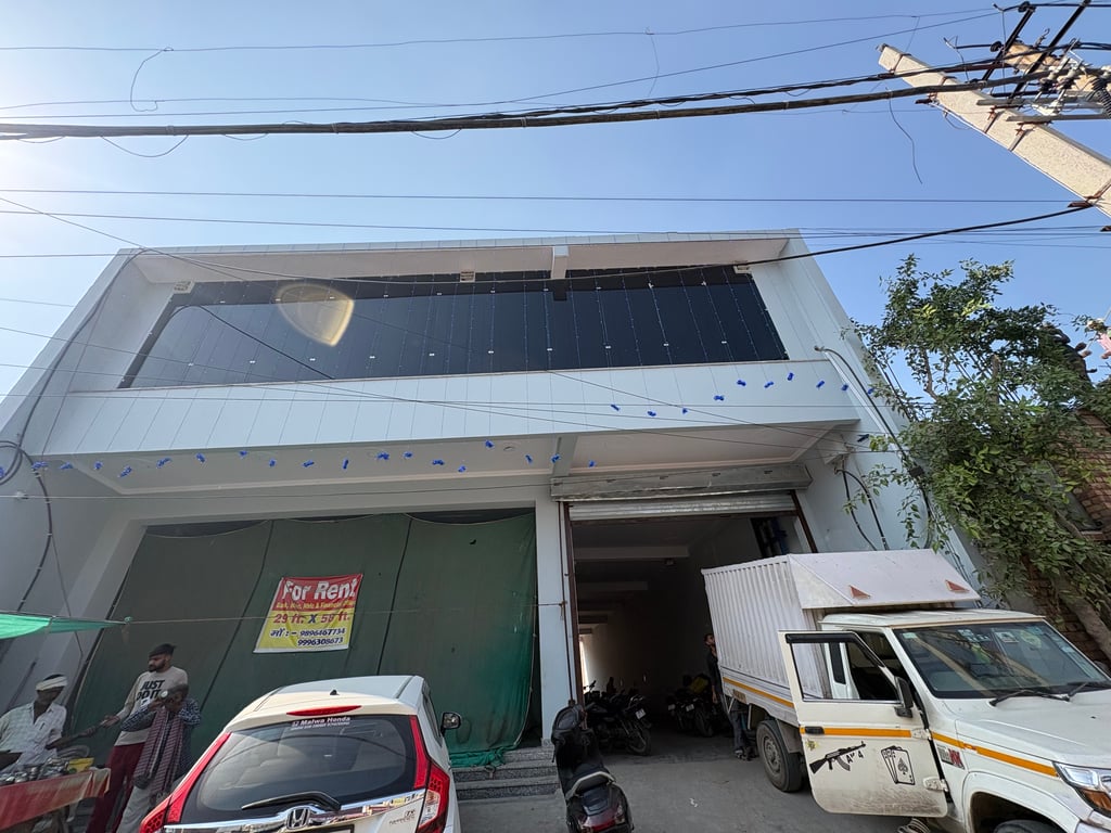 Ground floor with storeroom/strong room with separate bathroo thumbnail 3