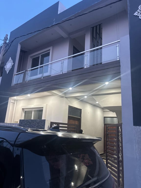 Villa near lulu mall ke just opposite friends colony ke pass thumbnail 10