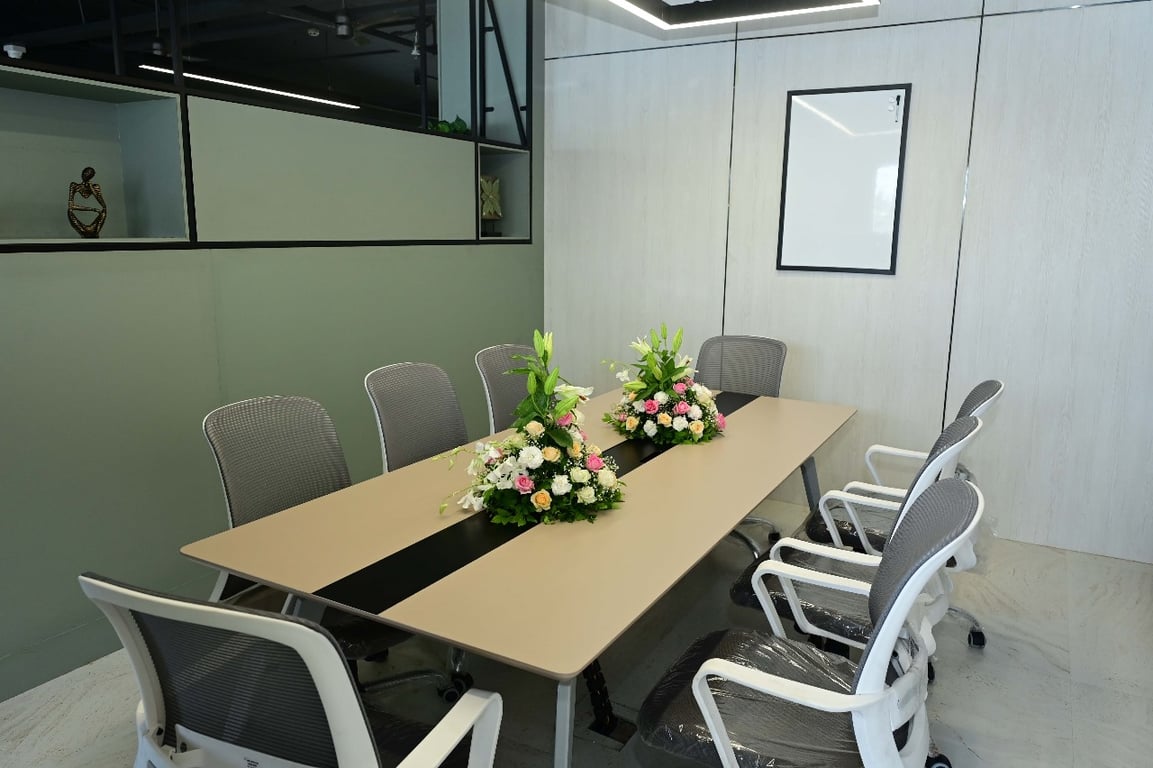 Luxurious office space for long lease thumbnail 10