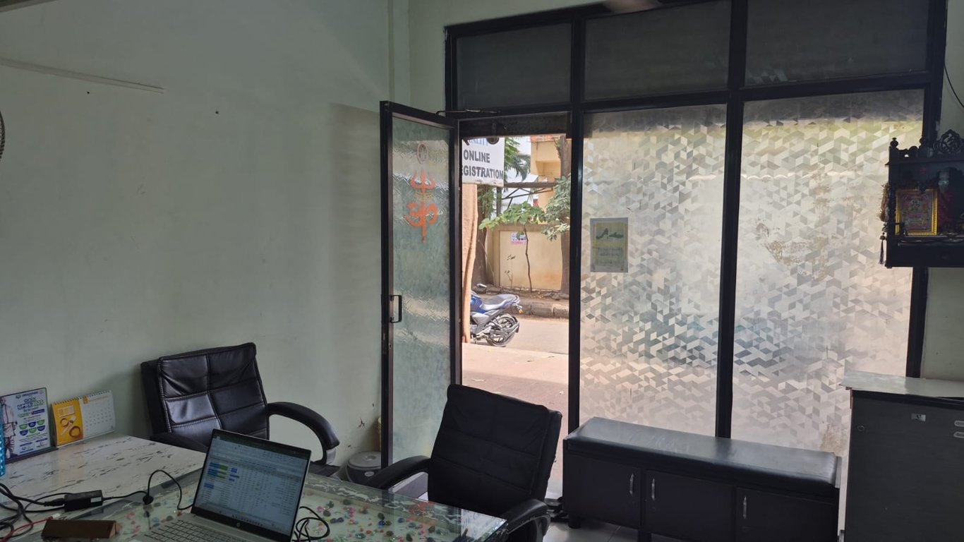 Near central park metro station thumbnail 4