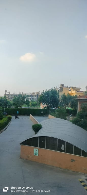 3 bhk 2 washroom thumbnail 4