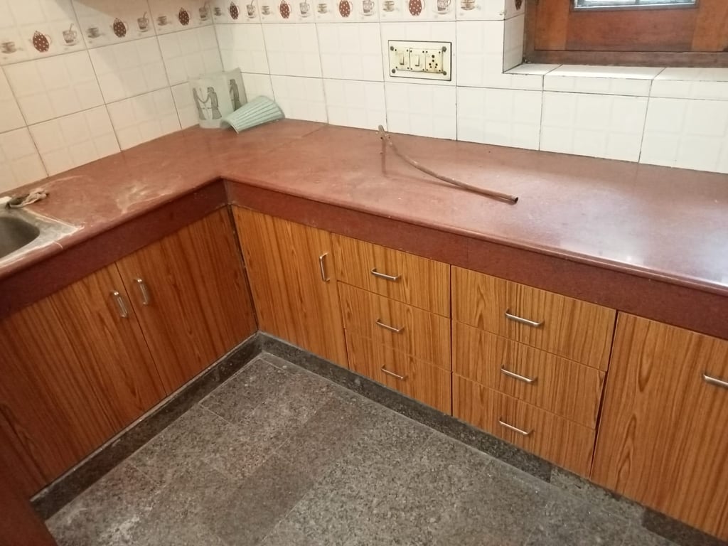 Spacious 1BHK near market thumbnail 12