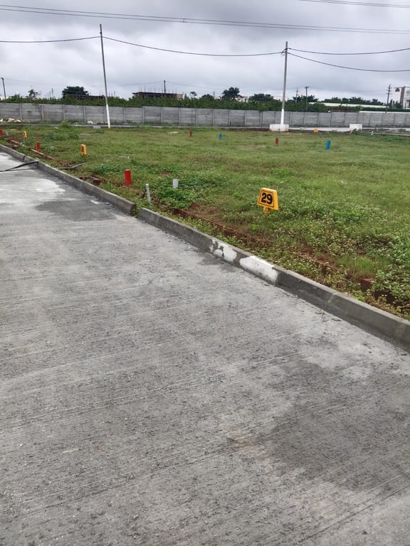 Conversion Site for Sale – Suradhenupura Gate, Near Rajanakunte, Airport Area, Bengaluru North thumbnail 4
