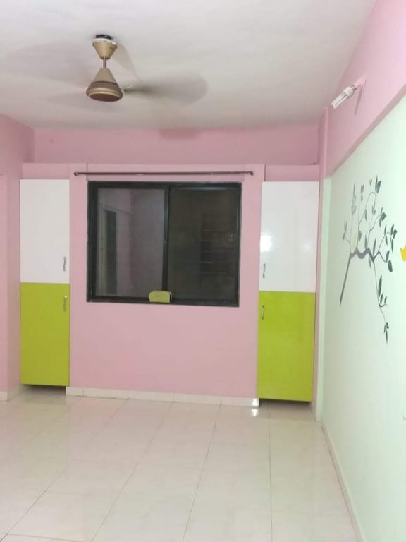 2BHK Spacious Airy Well ventilated flat near Magarpatta City for Family Rental thumbnail 2