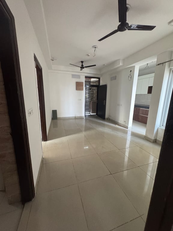 2BHK Flat for Rent in Ajnara Le Garden, Noida Extension – 995 SQFT thumbnail 3