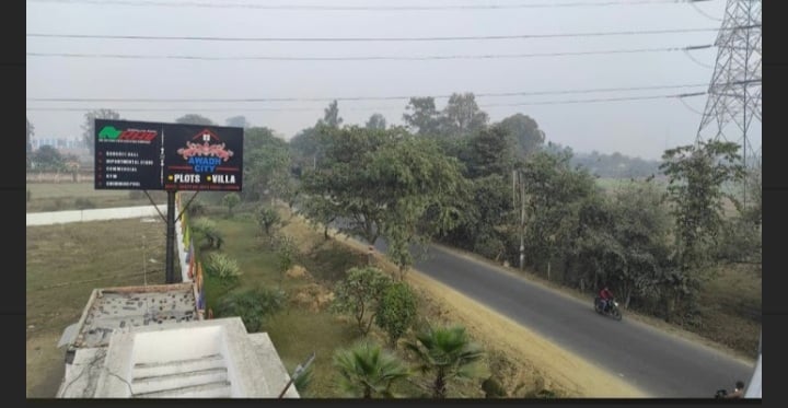 Row house in Gated Society thumbnail 1