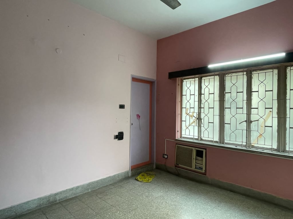 2 bhk flat sell in southern avenue thumbnail 12