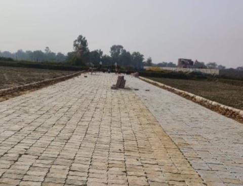 Sultanpur road gosaiganj market se 200mtr andar on hiway project thumbnail 7