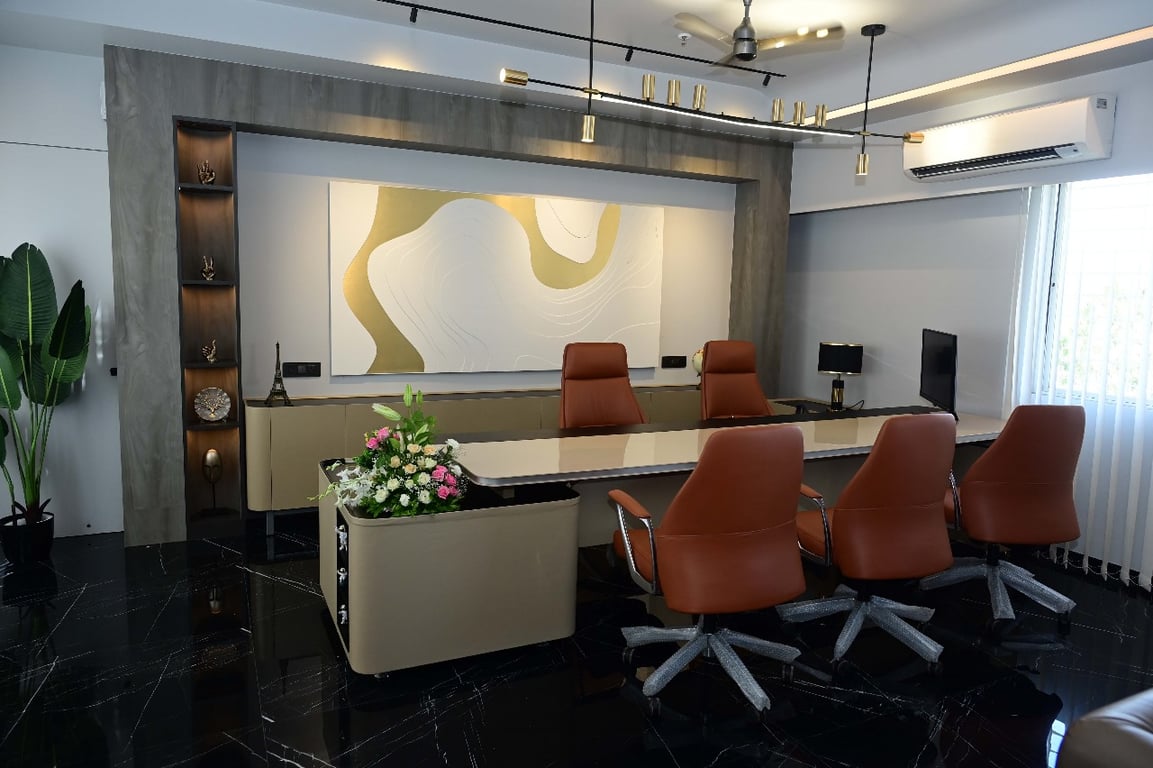 Luxurious office space for long lease thumbnail 14