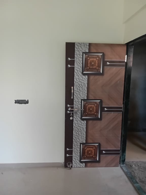 Central line me ghar cahiye lekin bujet nahi hai.. thumbnail 9