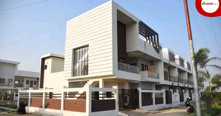 Row house in Gated Society thumbnail 4