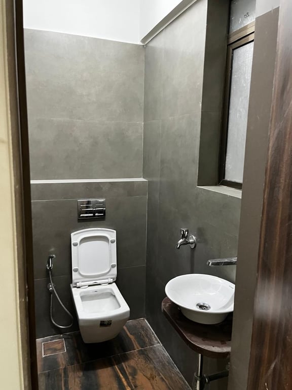 Commercial Shop/Office for Rent or Sale – Chittaranjan Road, Ville Parle East, Mumbai thumbnail 4