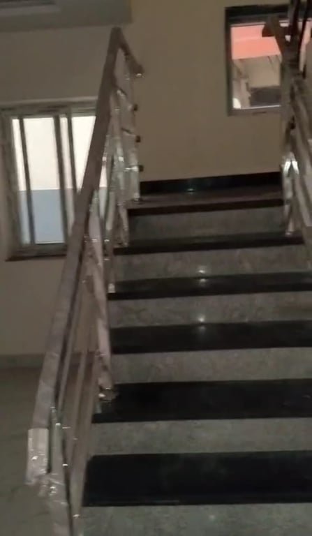 Urgent sale thumbnail 5