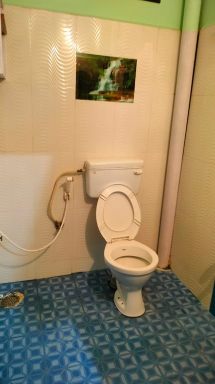 2BHK 2 nd floor thumbnail 6