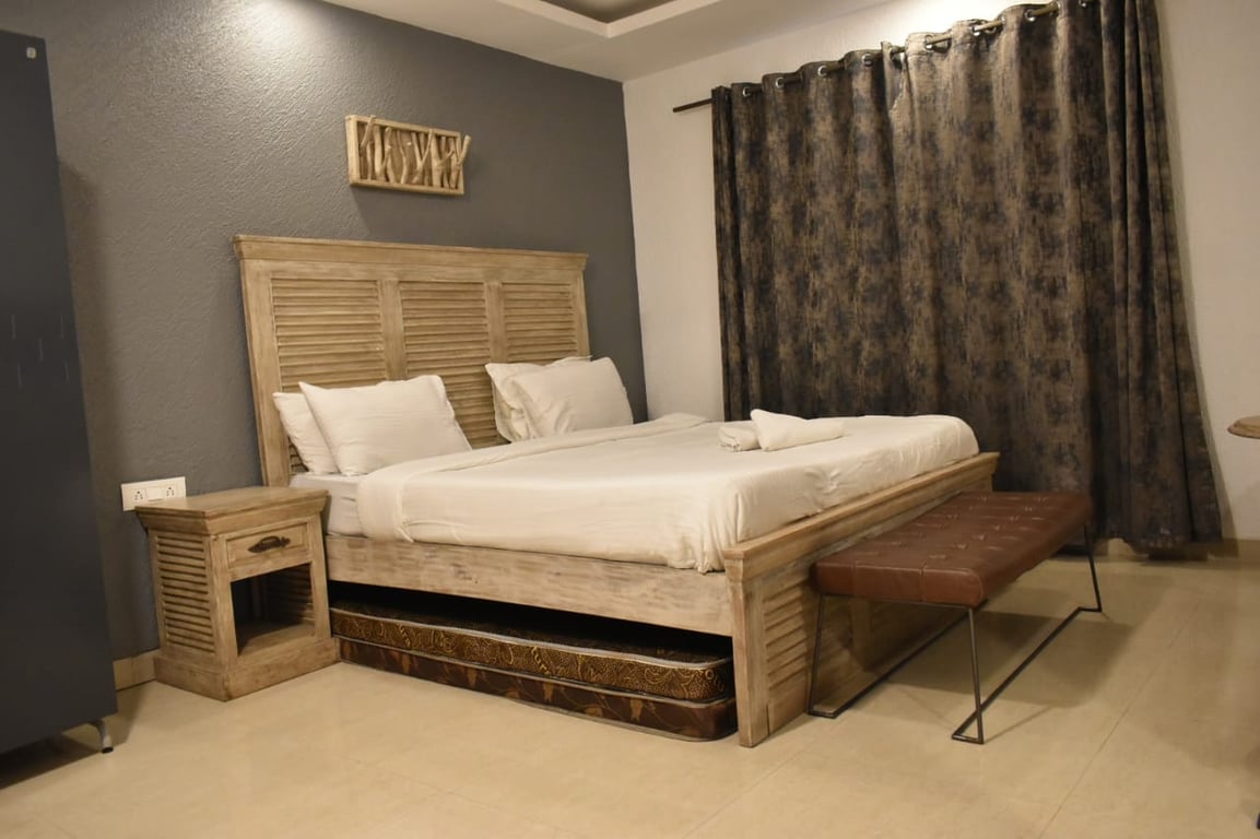 6 BHK Villa for rent thumbnail 11