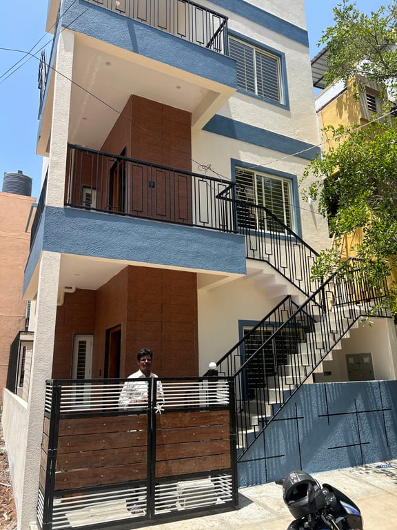 New Triplex House for Sale thumbnail 1