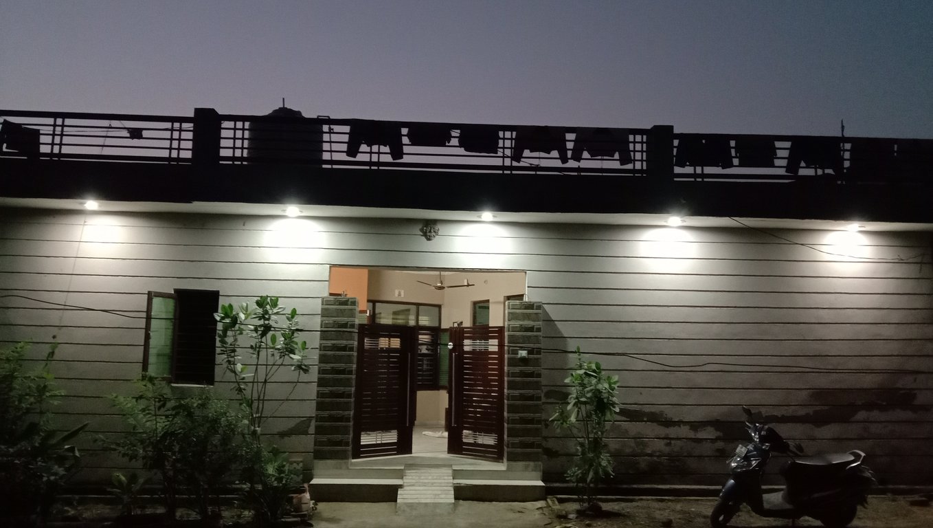 Spacious 4 BHK House For Sale (7 Marla) thumbnail 1