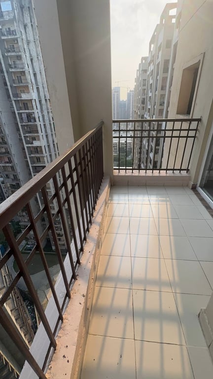 2BHK Flat for Rent in Ajnara Le Garden, Noida Extension – 995 SQFT thumbnail 6