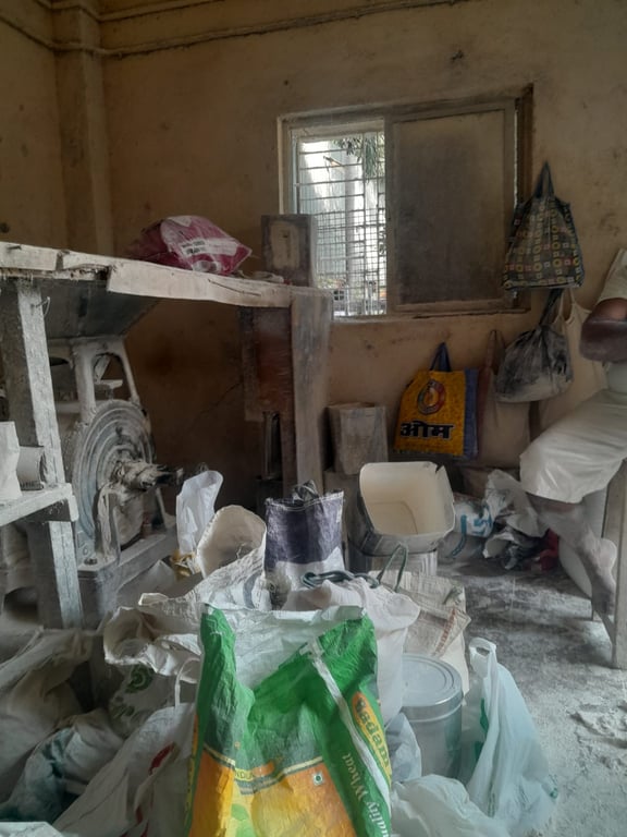 Commercial Shop for Sale – Om Saidam Building, Andheri East, Mumbai thumbnail 3