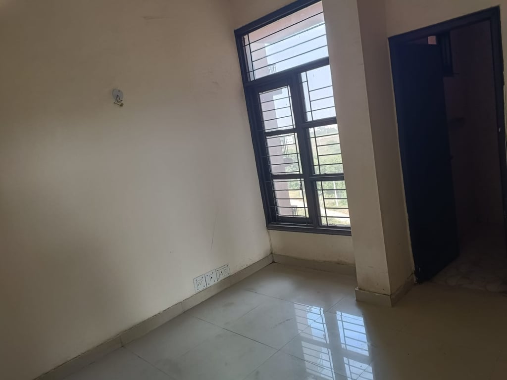 4BHK Sector 10 Sonipat thumbnail 3