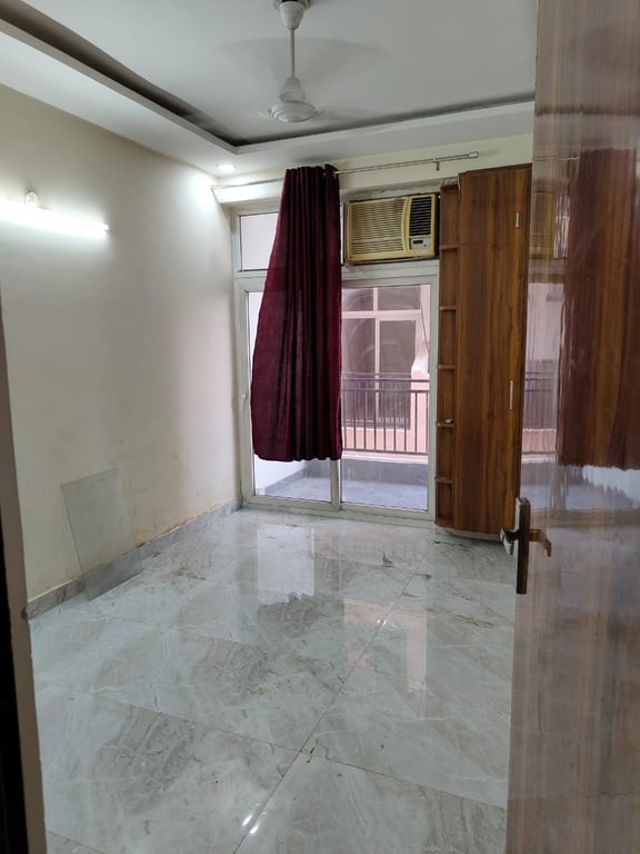 1bhk apartment sec 1 Greater Noida thumbnail 11