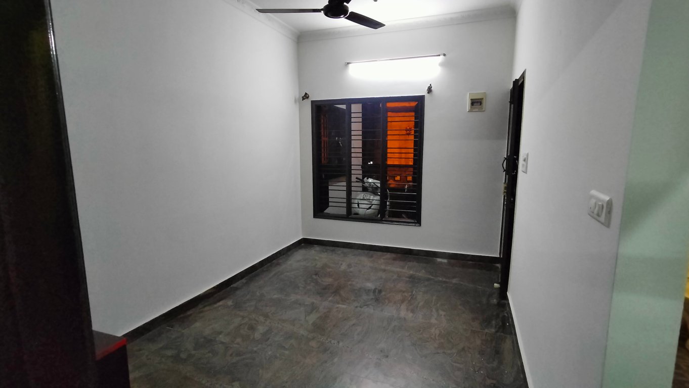 2BHK 2 nd floor thumbnail 3