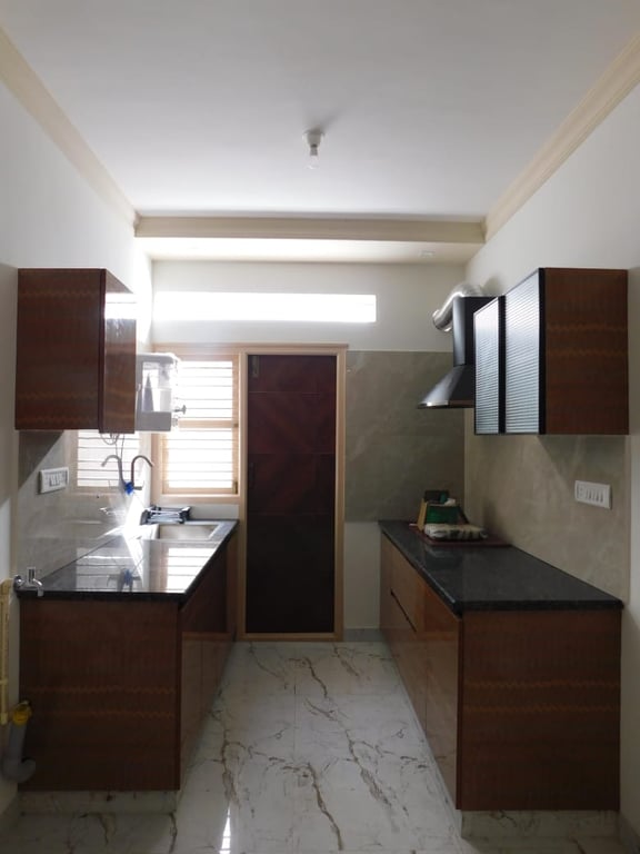 7BHK Independent House for Sale – Shubenclave, Harlur Main Road, Bengaluru thumbnail 7