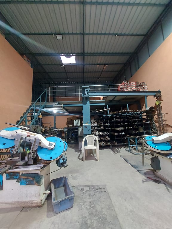 Spacious Shop/Godown For Sale thumbnail 3