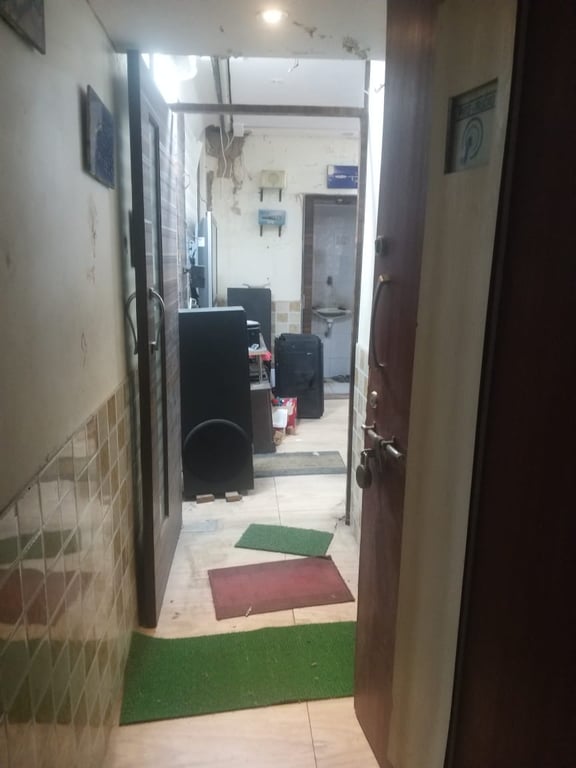 1RK Ground Floor Unit with Redevelopment Potential – Saibaba Nagar, Borivali West, Mumbai thumbnail 9