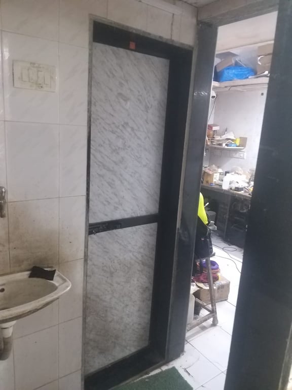 1RK Ground Floor Unit with Redevelopment Potential – Saibaba Nagar, Borivali West, Mumbai thumbnail 5