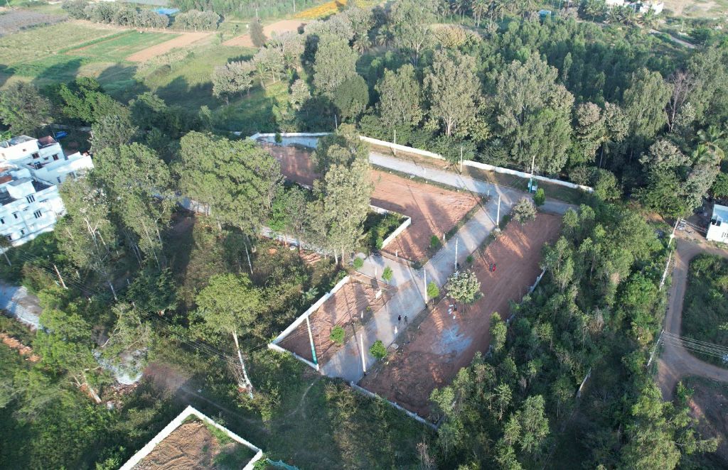 Plot near HCL park thumbnail 11