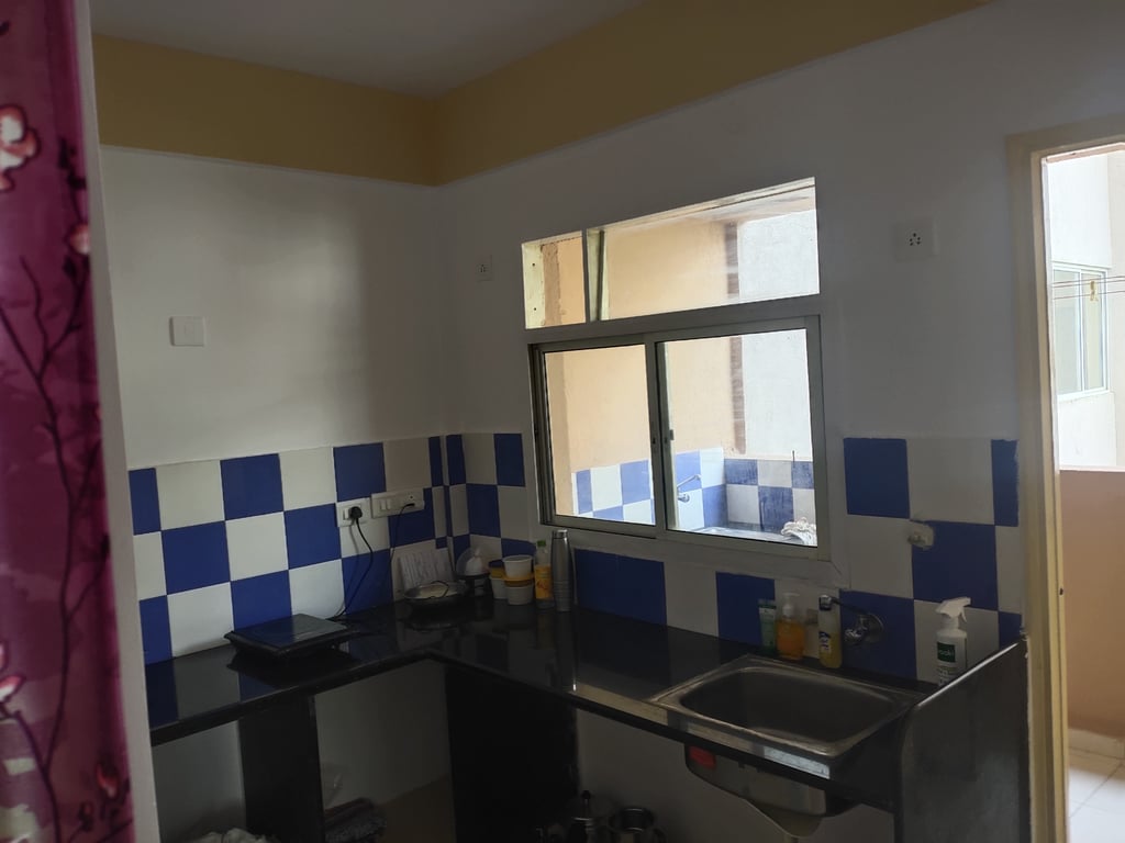 Specious 1 bhk flat at Singasandra, South Banglore thumbnail 5