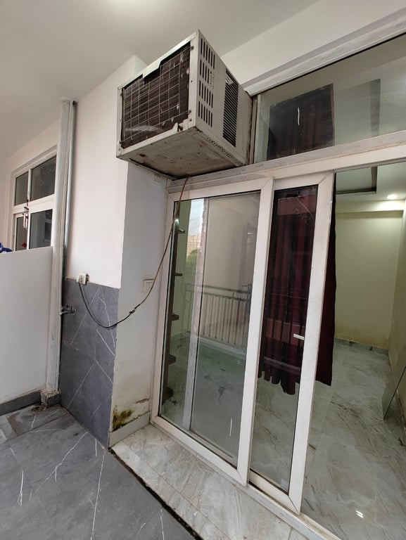 1bhk apartment sec 1 Greater Noida thumbnail 5