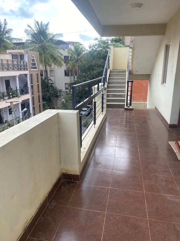 2.5 bhk independent floor house on rent in Shantinagar Bangalore thumbnail 5
