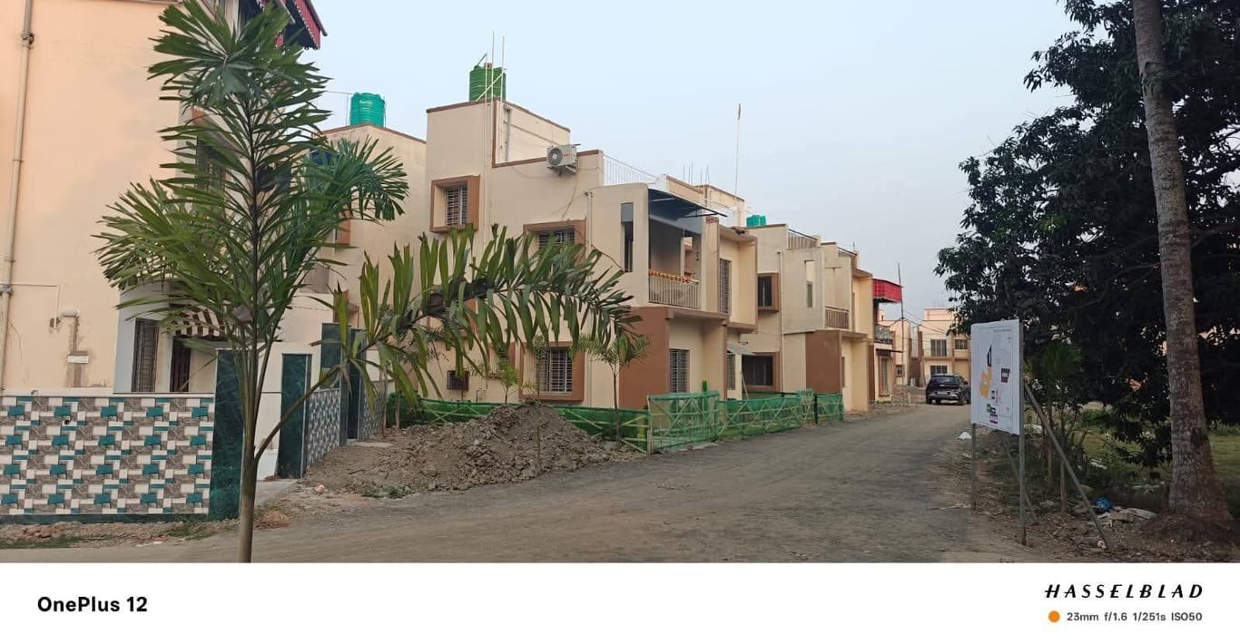 Live in your dream 3BHK Premium Bungalow thumbnail 3