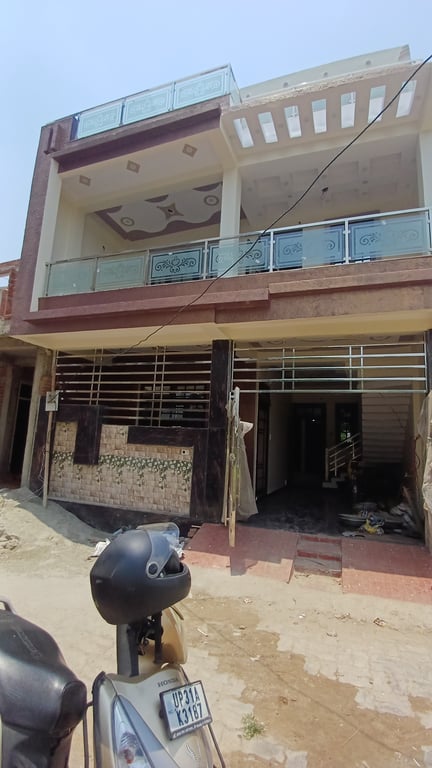 Spacious 4 BHK Independent House @ Jankipuram Garden, Kursi road, Lucknow thumbnail 1