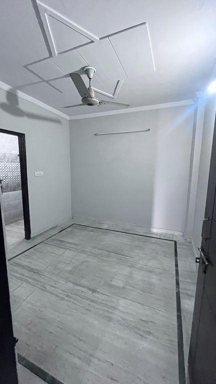 65 SQ yard proeprty for sale in Sagarpur thumbnail 2