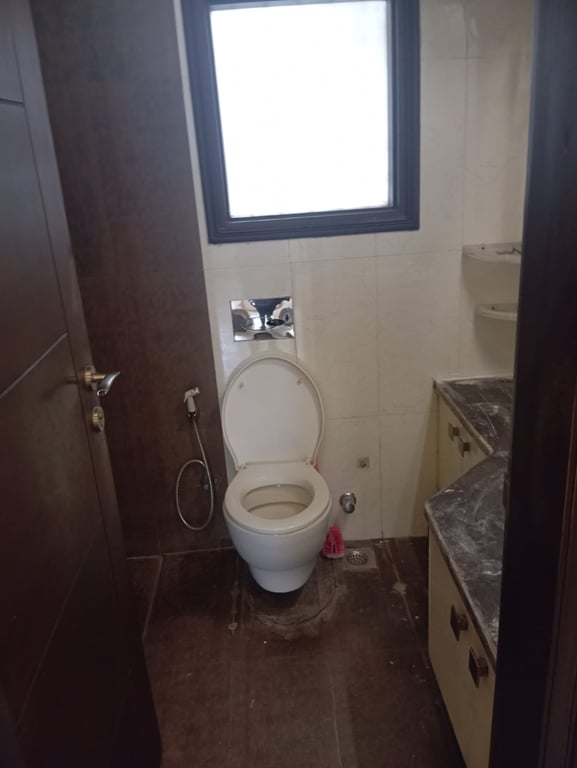 Luxurious 3BHK Builder Floor thumbnail 16