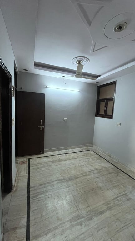 65 SQ yard proeprty for sale in Sagarpur thumbnail 1