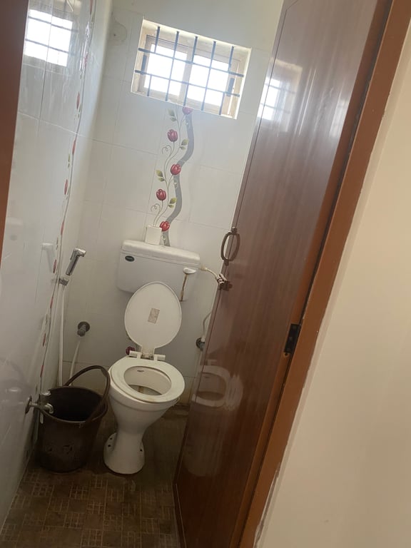 2.5 bhk independent floor house on rent in Shantinagar Bangalore thumbnail 10