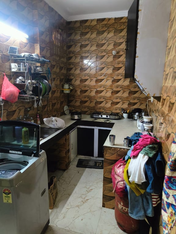 3rd and 4th floor for sale in Shalimar Bagh thumbnail 9