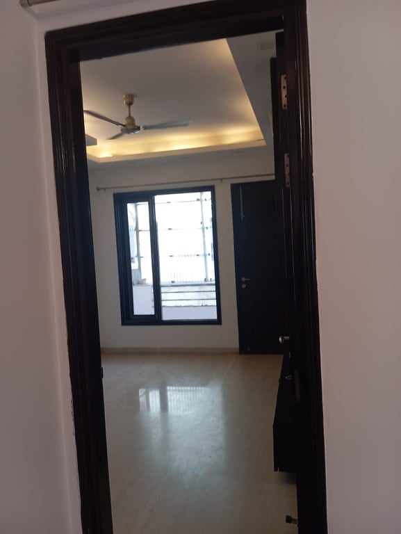 Luxurious 3BHK Builder Floor thumbnail 4